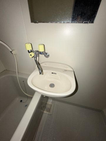 洗面設備　使いやすい独立洗面台です