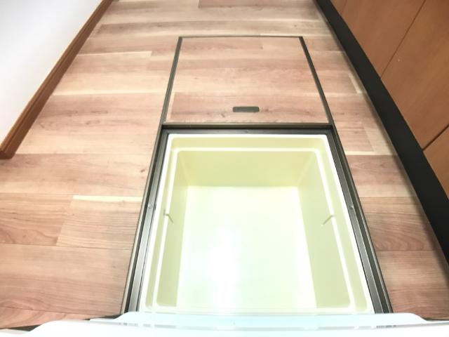 キッチン　床下収納