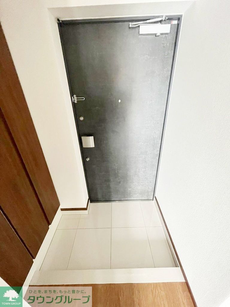 玄関　お部屋探しは株式会社　タウンハウジング　までお気軽にお問合…