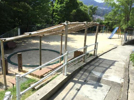 公園　祇園ケ丘緑地（公園）まで808m