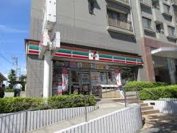 コンビニ　セブンイレブン川崎鷺沼駅前店（コンビニ）まで202m