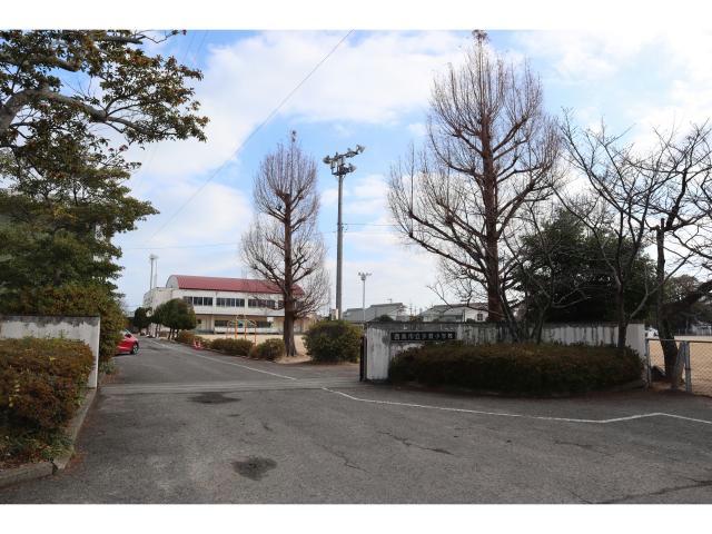 小学校　西条市立多賀小学校（小学校）まで1056m