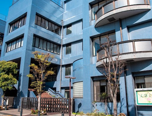 中学校　荒川区立原中学校（中学校）まで870m