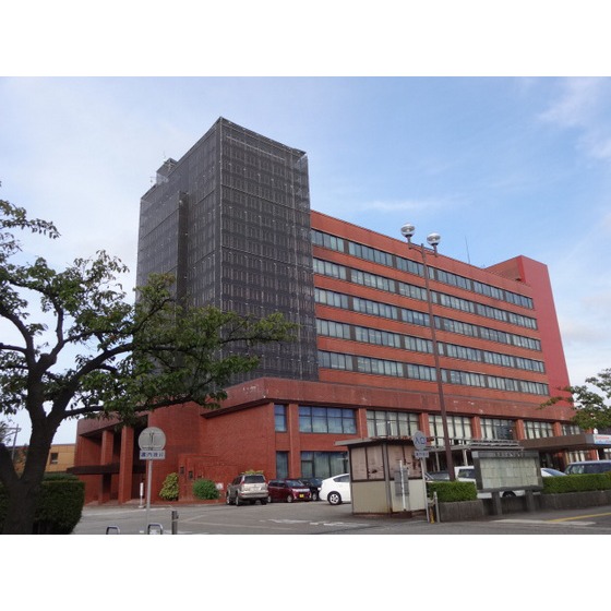 役所　高岡市役所（役所）まで1977m