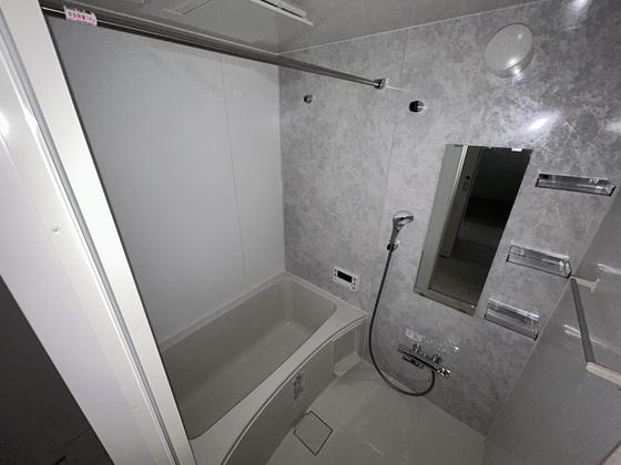 バス・シャワールーム　※別部屋の写真です