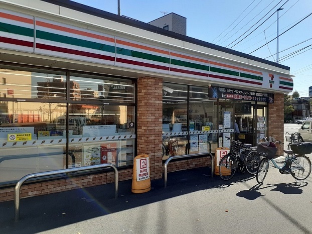 コンビニ　セブンイレブン（コンビニ）まで220m
