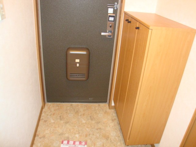 玄関　玄関（下足箱）（イメージ）