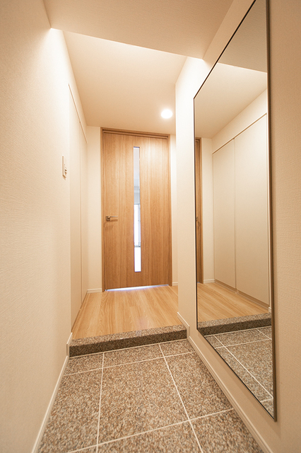 玄関　※写真は同タイプ住戸です。