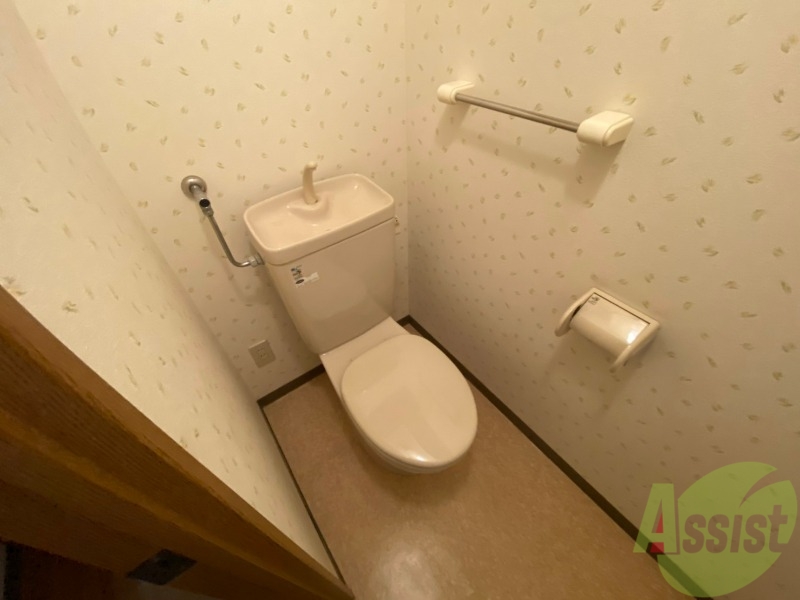 トイレ　こちらはトイレです。清潔感があり、安心して使用できます。