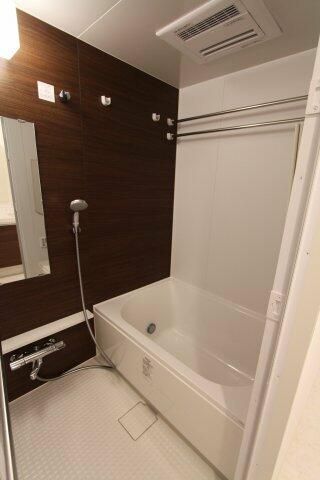 バス・シャワールーム　写真は同タイプ住居です。