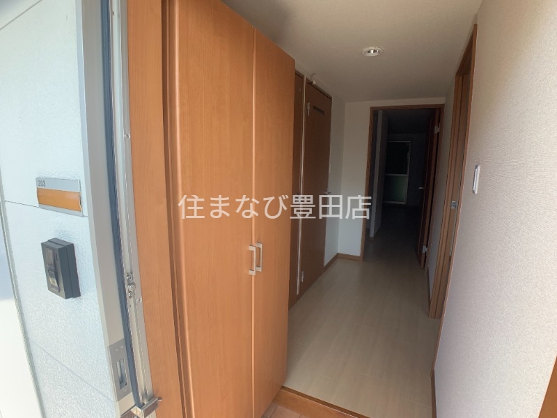 玄関　同型別部屋写真