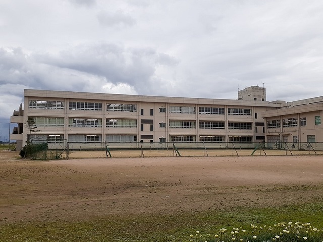 中学校　早通中学校（中学校）まで1156m