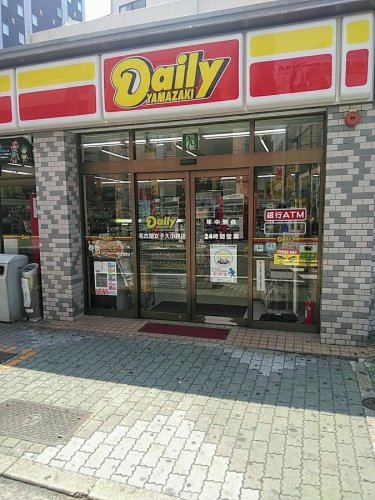 コンビニ　デイリーヤマザキ 名古屋女子大小路店（コンビニ）まで566m