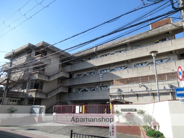 小学校　吹田市立吹田南小学校（小学校）まで787m