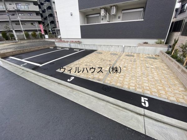 駐車場　敷地内駐車場！