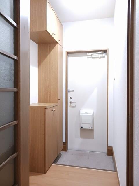 すみれ館IIIの玄関写真