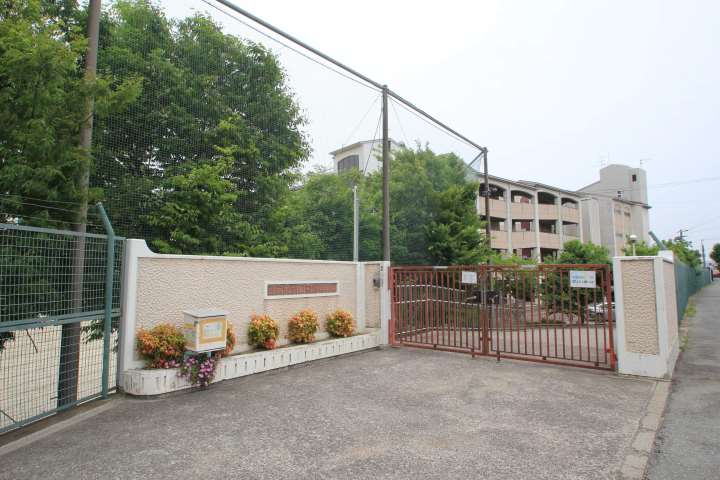 中学校　第十八中学校（中学校）まで1059m