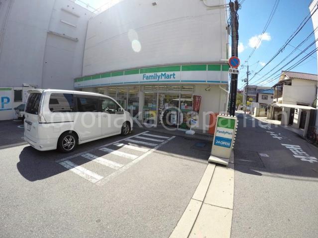 コンビニ　ファミリーマート（コンビニ）まで1173m