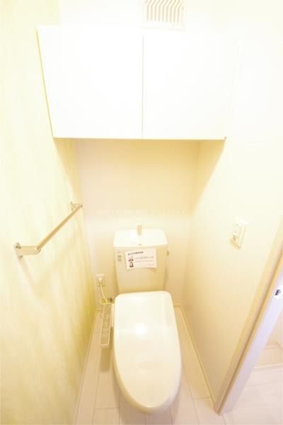 トイレ　類似室内