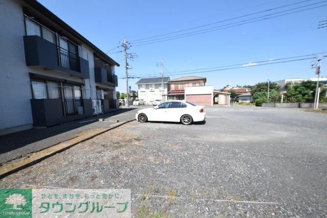 駐車場　敷地内ごみ置き場