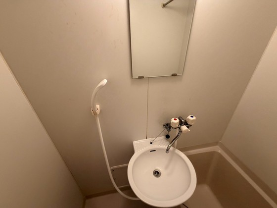 洗面設備　※別部屋の写真です。現況を優先します。