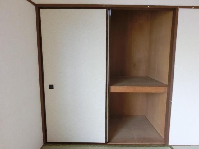 その他設備　押入収納