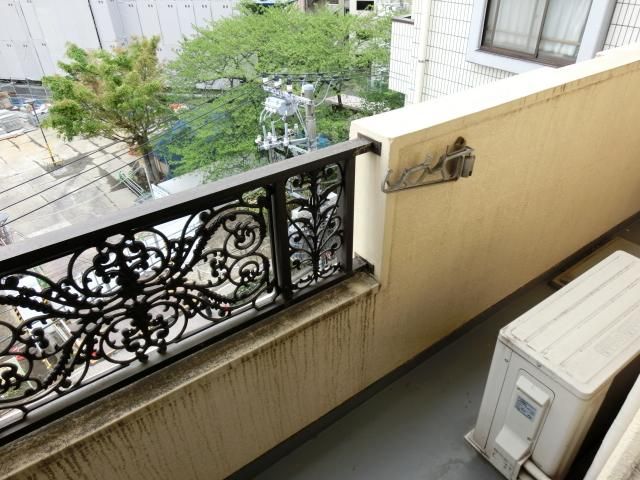 バルコニー　広々バルコニー