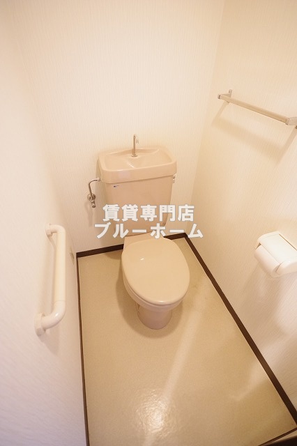トイレ　風呂トイレ別です！