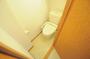 トイレ　温水洗浄便座。実際のトイレは仕様が異なる場合がございます
