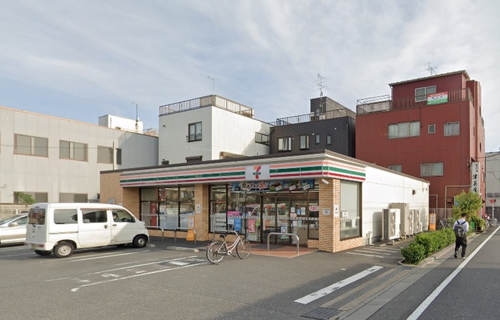 コンビニ　セブンイレブン　西新井店（コンビニ）まで278m