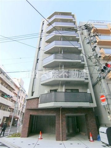 建物外観　2021年9月築　RC鉄筋コンクリート造地上9階建て総戸数1