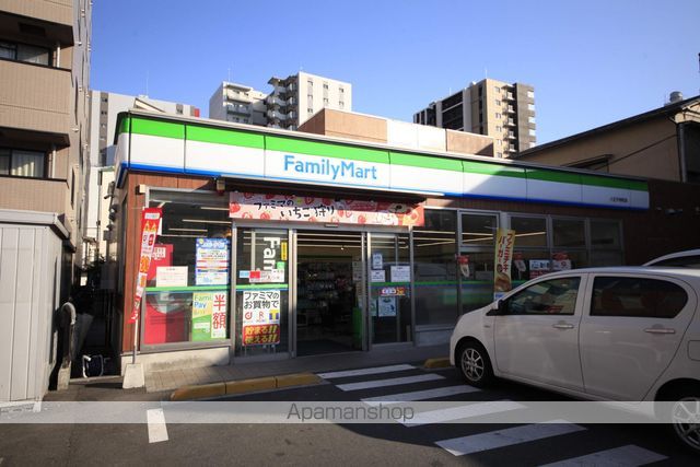 コンビニ　ファミリーマート（コンビニ）まで424m