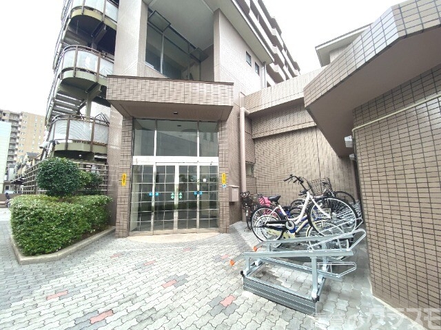 エントランス　しっかりとしたエントランスです♪