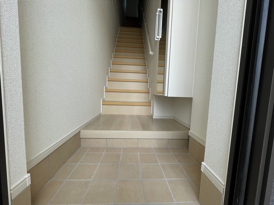 玄関　※別部屋の写真です