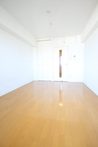 居室・リビング　こちらのリビングで趣味の時間をお楽しみください