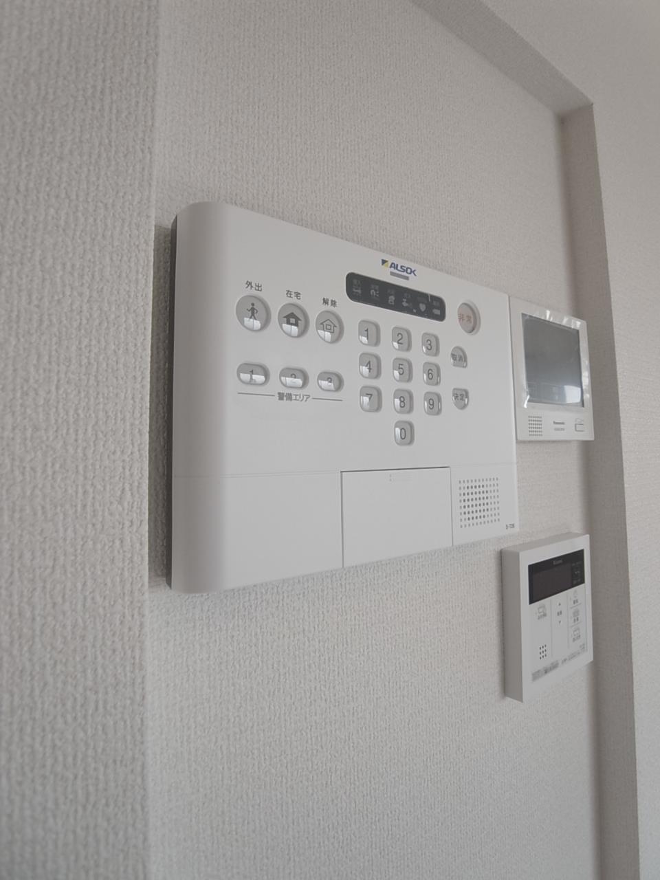 セキュリティ　ALSOKセキュリティ導入。オートロックもあり安心です