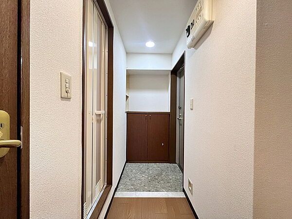 玄関　（別タイプ参考写真）菱和パレス東十条駅前　北区東十条2