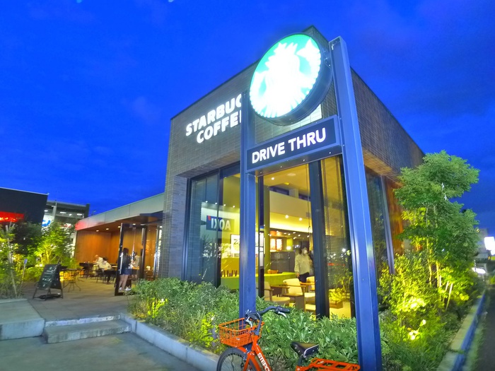 飲食店　スターバックス（飲食店）まで755m