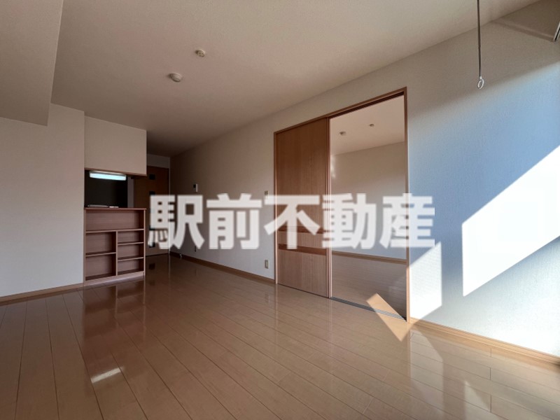 居室・リビング　※同物件別部屋の参考写真・現況優先