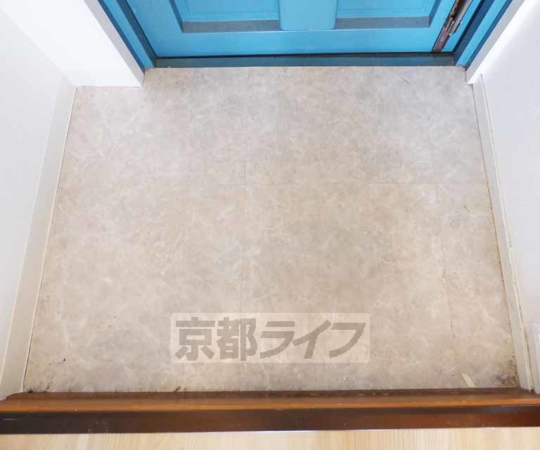 玄関　大きな段差がありません