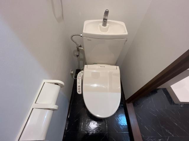 トイレ　トイレ