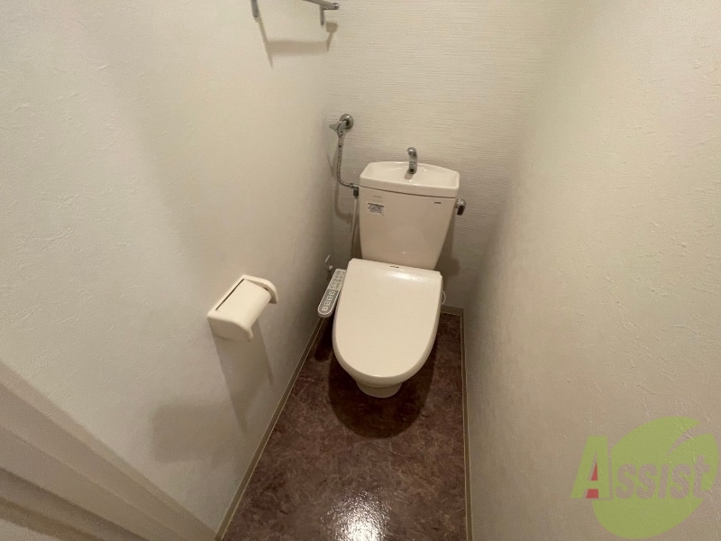 トイレ　こちらはトイレです。清潔感があり、安心して使用できます。