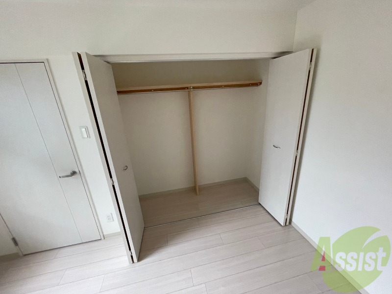 収納　寝室の収納です。部屋がすっきり片付きます。