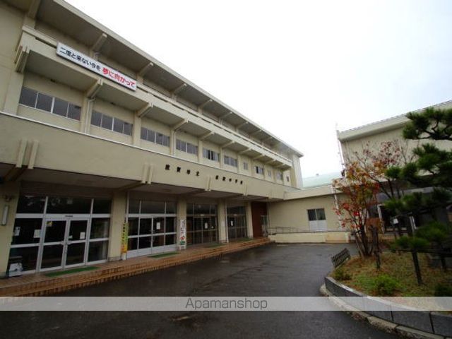 中学校　敦賀市立松陵中学校（中学校）まで1400m