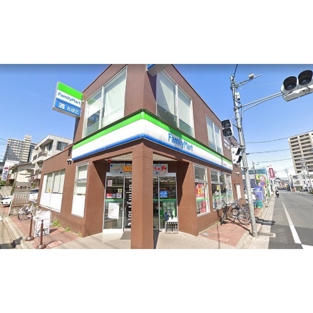コンビニ　ファミリーマート　武蔵浦和駅東店（コンビニ）まで550m