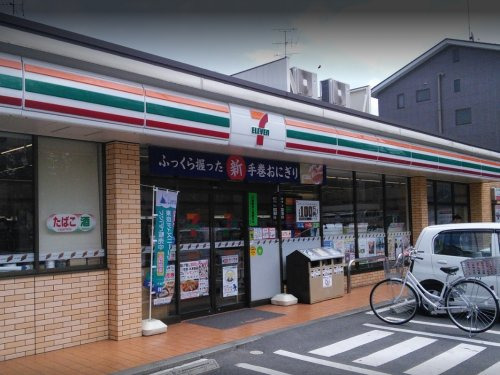 コンビニ　セブンイレブン 大田区西蒲田3丁目店（コンビニ）まで57m