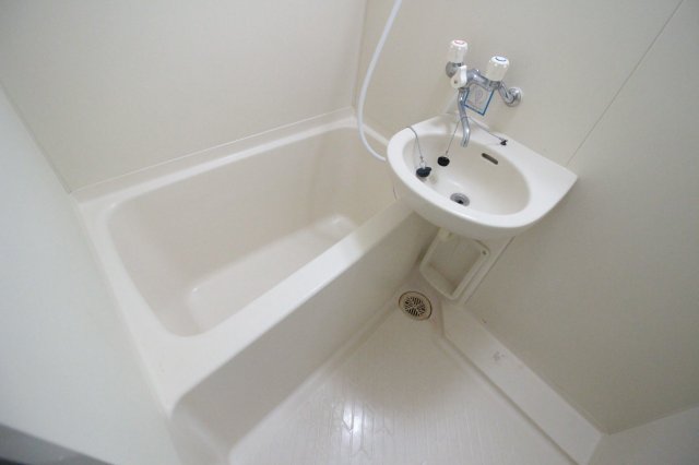 バス・シャワールーム　※別部屋写真