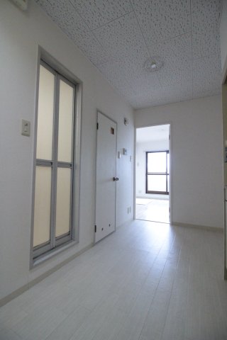 玄関　※別部屋写真