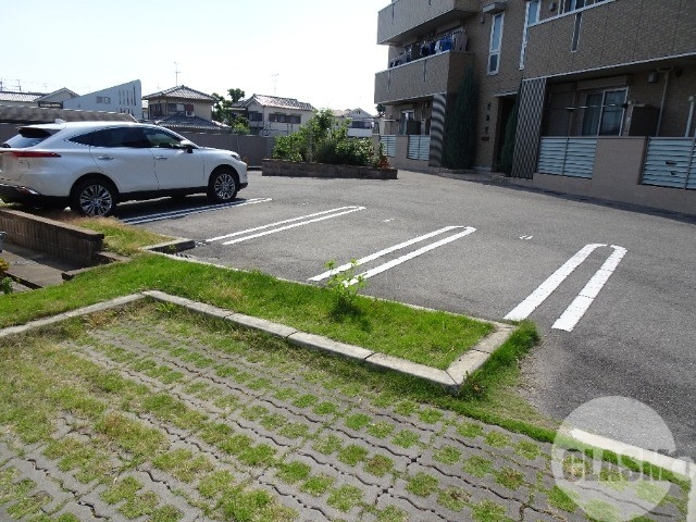 駐車場　敷地内駐車場