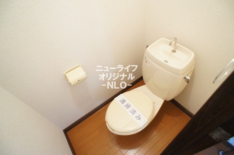 トイレ　独立したトイレ空間は清潔で快適です☆